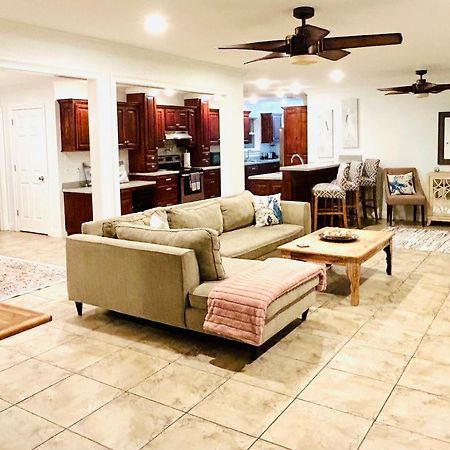 4/3 Home Centrally Located, Beach, Casino, Airport, Dining, Golfing, Shopping, Entertainment Gulfport Exterior photo