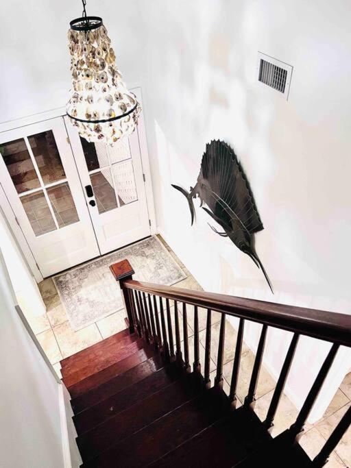 4/3 Home Centrally Located, Beach, Casino, Airport, Dining, Golfing, Shopping, Entertainment Gulfport Exterior photo