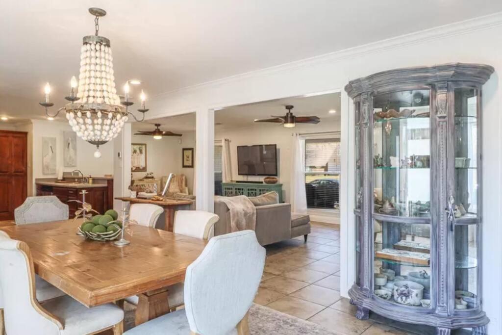 4/3 Home Centrally Located, Beach, Casino, Airport, Dining, Golfing, Shopping, Entertainment Gulfport Exterior photo