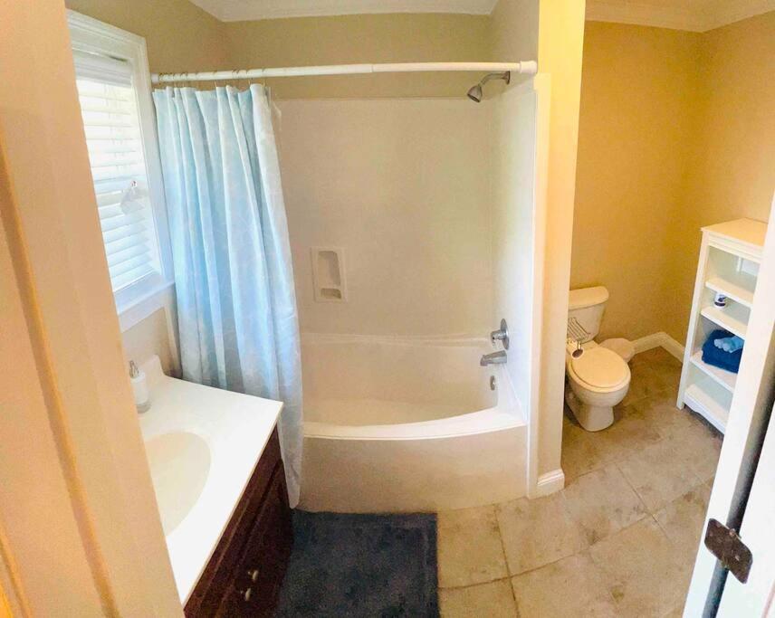 4/3 Home Centrally Located, Beach, Casino, Airport, Dining, Golfing, Shopping, Entertainment Gulfport Exterior photo